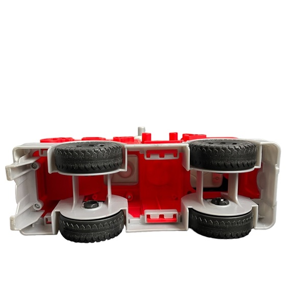 Playdoh fire truck pumper truck EUC - Picture 6 of 12